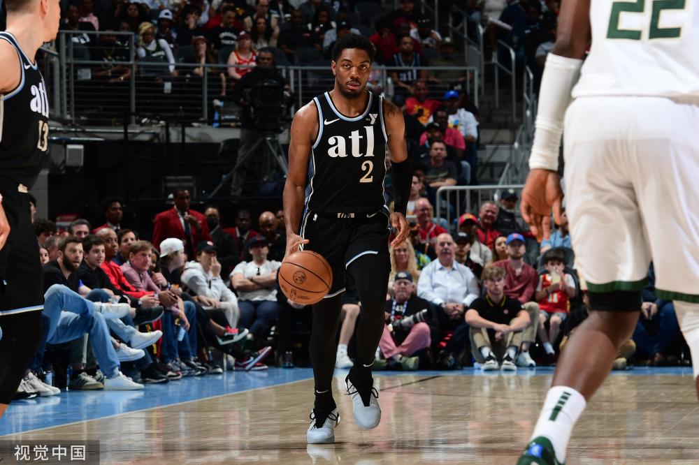 曝小球员被恒大足校淘汰，不踢了还被索要20万，球迷：不赖足校.