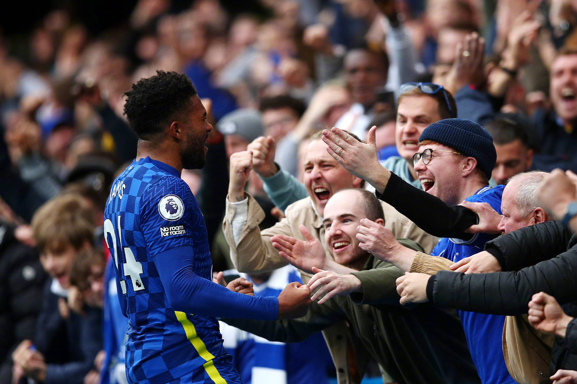 体育短道速滑世界杯：李文龙携手队友斩获中国队新赛季首枚金牌