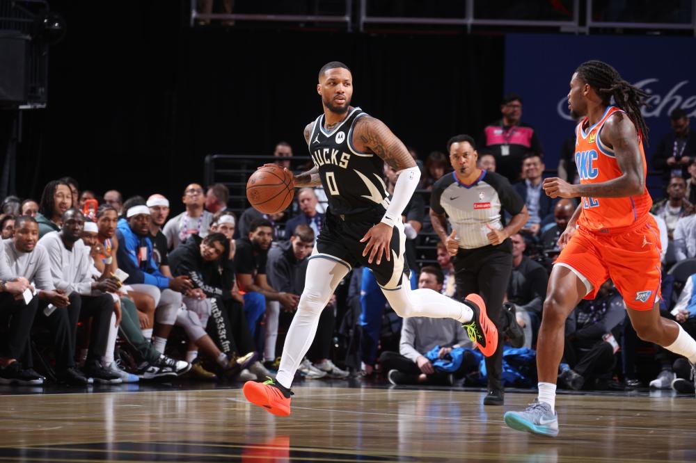 湖人众将回应出局！詹姆斯调侃浓眉被交易 谈及退役+盛赞雷迪克