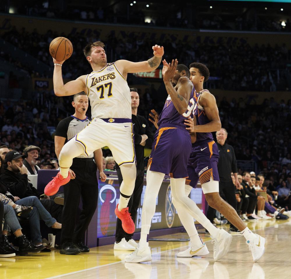 体育印尼大师赛：陈雨菲2-1击败因达农夺冠